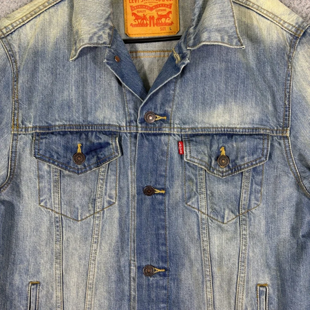 Levis Mens Light Wash Denim‎ Trucker Jacket Large Blue Cotton Button Front 70507